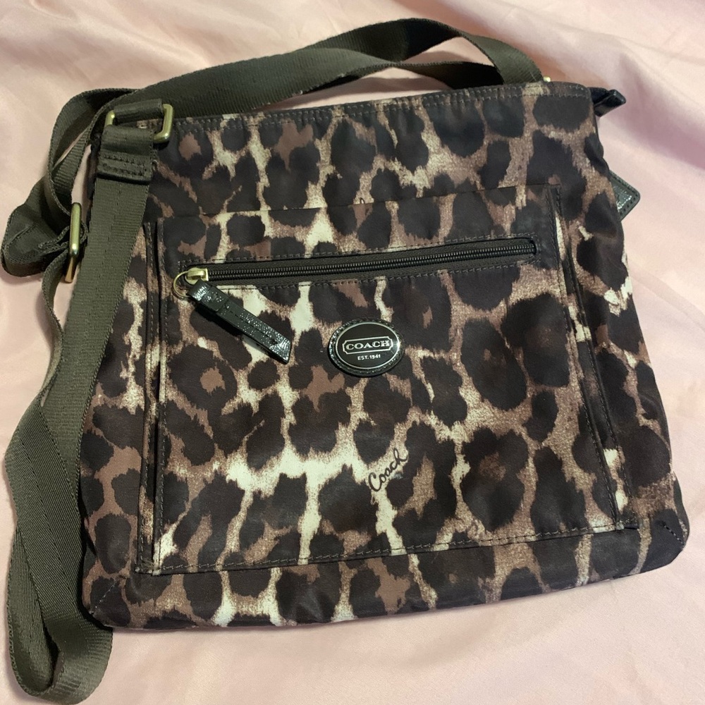 COACH (medium) Crossover